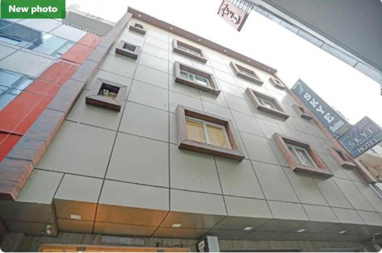 Wowstops-Clark Near Delhi Airport Hotell New Delhi Exteriör bild