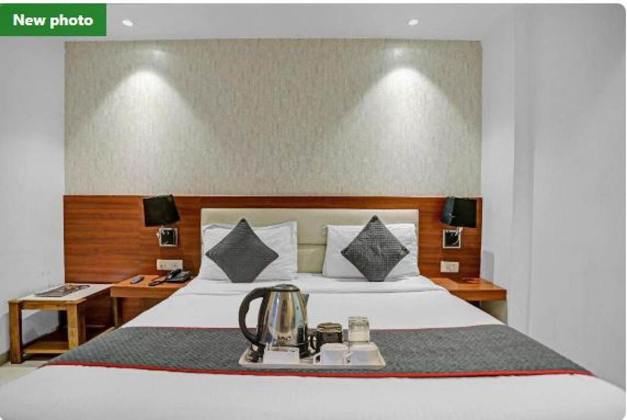 Wowstops-Clark Near Delhi Airport Hotell New Delhi Exteriör bild