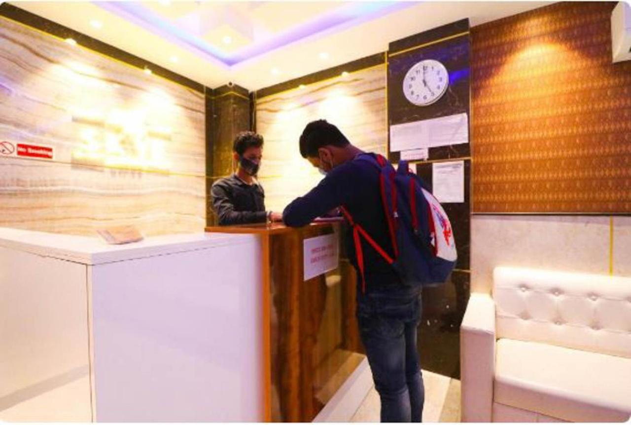 Wowstops-Clark Near Delhi Airport Hotell New Delhi Exteriör bild