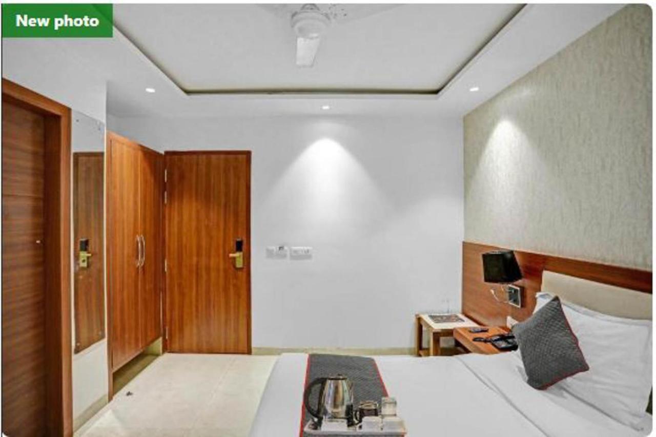 Wowstops-Clark Near Delhi Airport Hotell New Delhi Exteriör bild