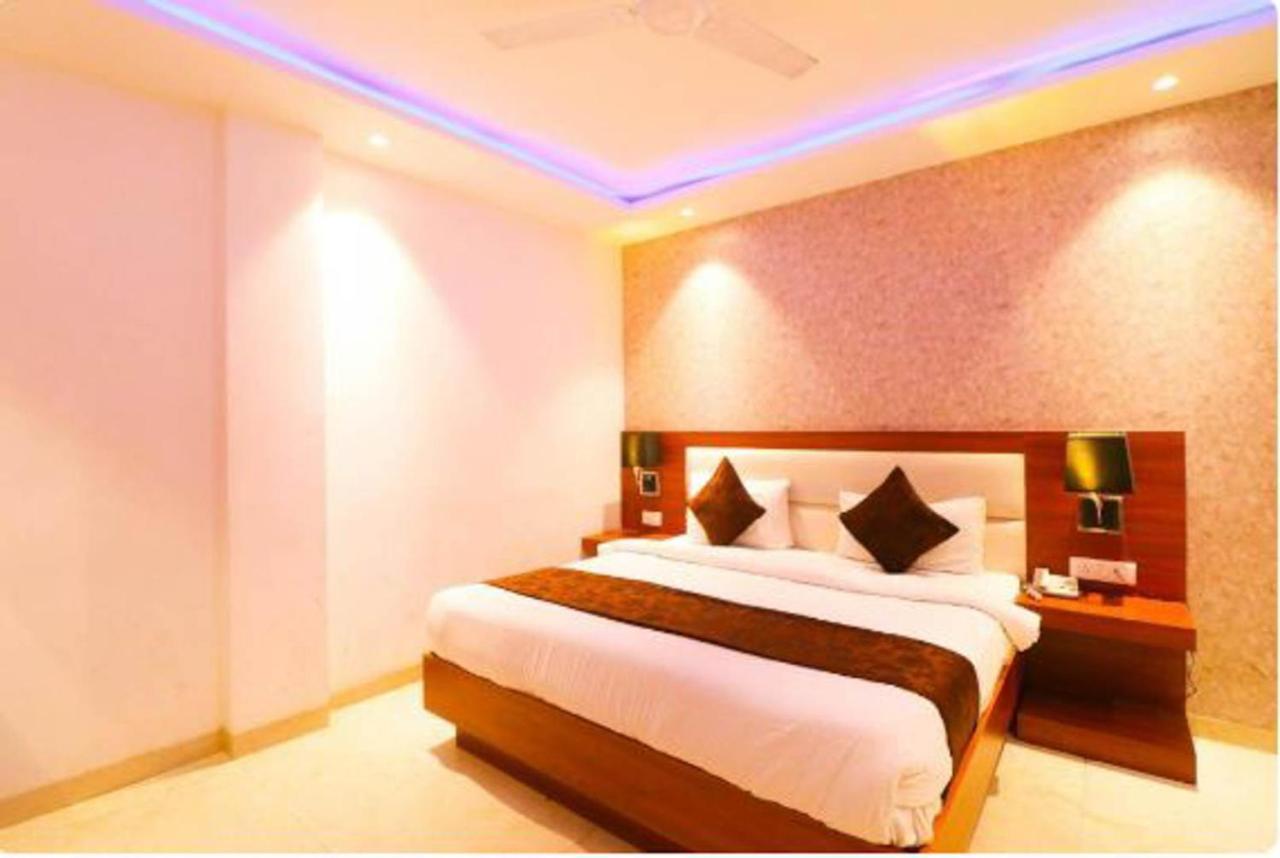 Wowstops-Clark Near Delhi Airport Hotell New Delhi Exteriör bild