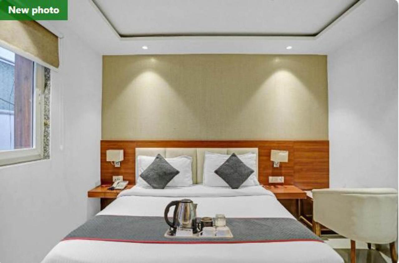 Wowstops-Clark Near Delhi Airport Hotell New Delhi Exteriör bild