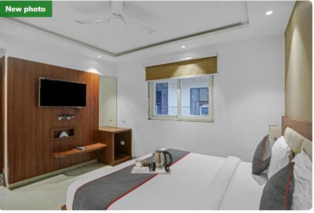 Wowstops-Clark Near Delhi Airport Hotell New Delhi Exteriör bild