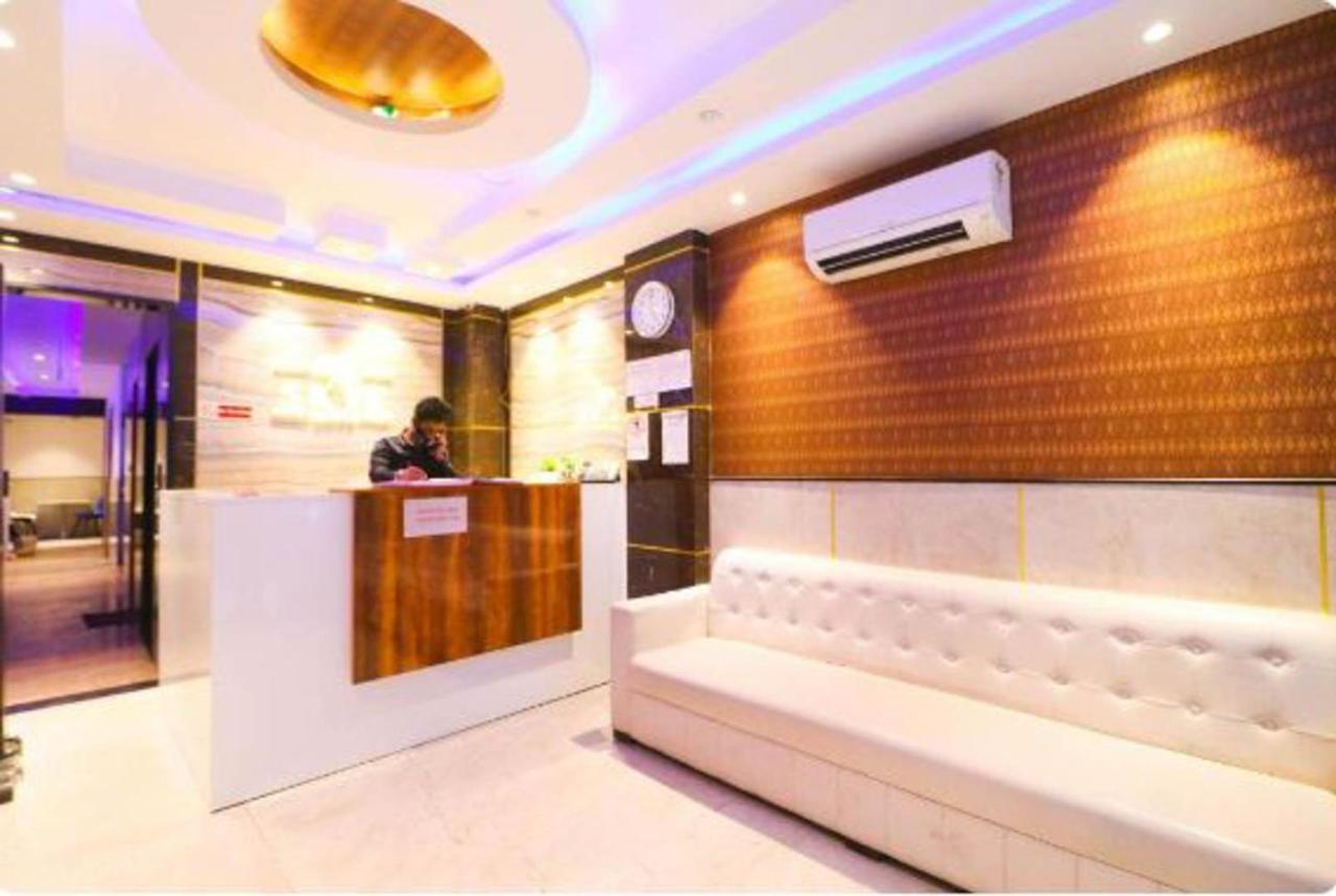 Wowstops-Clark Near Delhi Airport Hotell New Delhi Exteriör bild